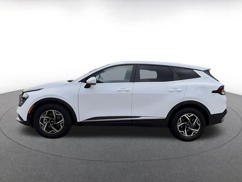 Used 2025 Kia Sportage LX FWD image 10