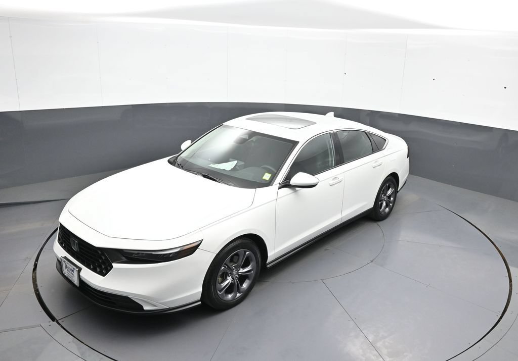 Certified 2023 Honda Accord EX image 33