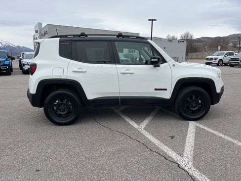 Used 2022 Jeep Renegade Trailhawk w/ Trailer Tow Group image 2