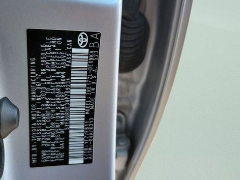 Used 2017 Toyota Corolla LE image 29