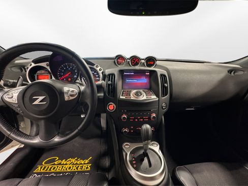 Used 2020 Nissan 370Z Touring Sport image 21