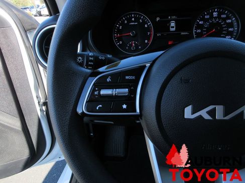 Used 2022 Kia Forte LXS w/ LXS Technology Package image 11