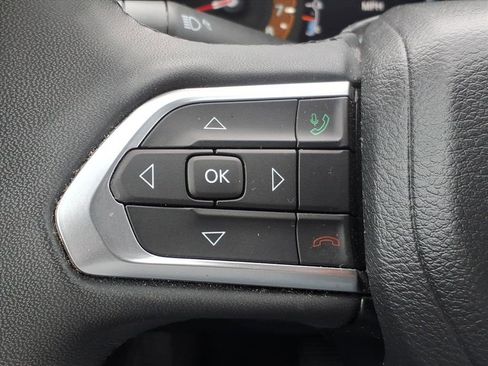 Used 2023 Jeep Compass Limited image 23