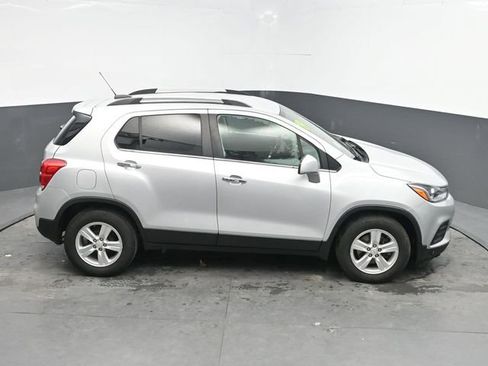 Used 2019 Chevrolet Trax LT w/ LT Convenience Package image 25