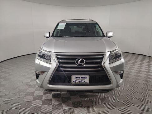 Used 2019 Lexus GX 460 image 6