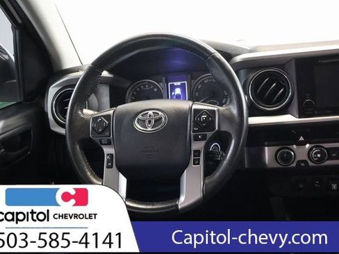 Used 2019 Toyota Tacoma SR5 AWD/4WD image 14