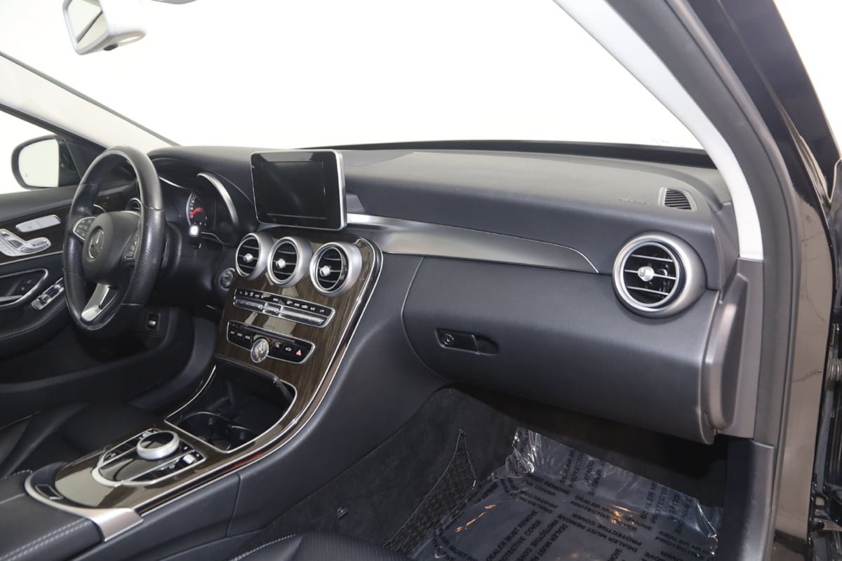 Used 2017 Mercedes-Benz C 300 4MATIC Sedan image 36