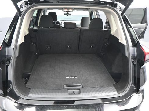 Used 2024 Nissan Rogue SV FWD image 23