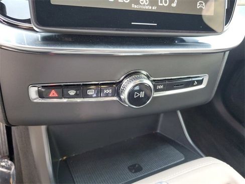 Used 2025 Volvo XC90 B6 Ultra w/ Protection Package Premier image 22