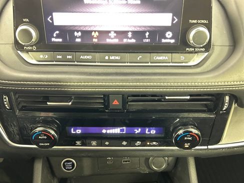 Used 2022 Nissan Rogue SV FWD image 14
