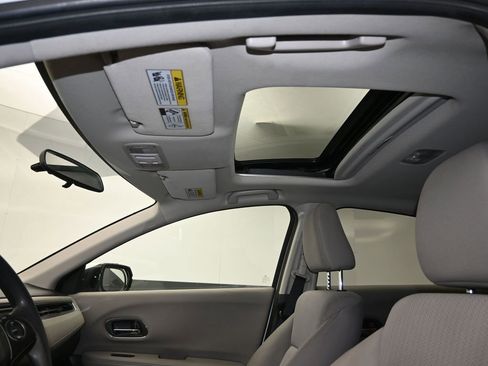 Used 2017 Honda HR-V EX image 16