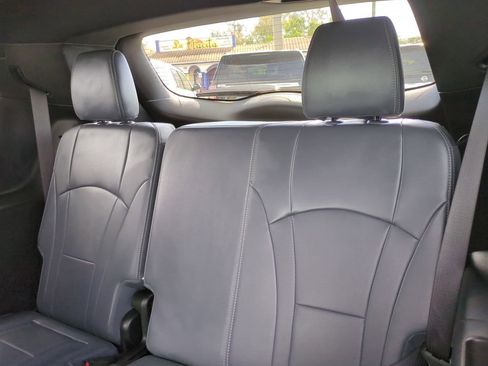 Used 2024 Buick Enclave Essence w/ Experience Buick Package FWD image 13