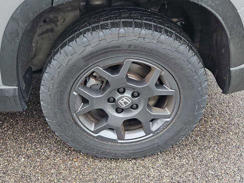 Certified 2025 Honda Pilot TrailSport image 32