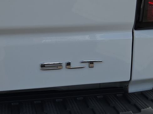 Used 2024 GMC Sierra 1500 SLT w/ SLT Premium Plus Package AWD/4WD image 34