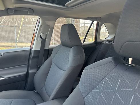 Used 2025 Toyota RAV4 XLE w/ Convenience Package image 23