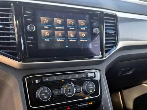 Used 2022 Volkswagen Atlas Cross Sport SEL AWD/4WD image 17