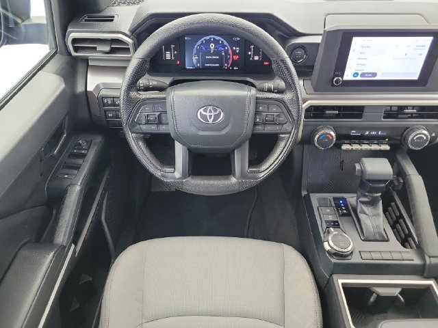 Used 2025 Toyota Tacoma SR5 AWD/4WD image 15