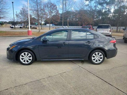 Certified 2025 Toyota Corolla LE image 2