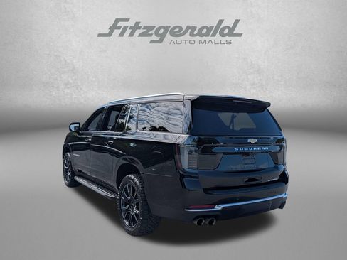 Used 2025 Chevrolet Suburban Premier AWD/4WD image 8