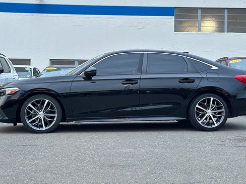 Used 2023 Honda Civic Touring image 7