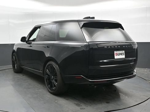 Used 2025 Land Rover Range Rover SE AWD/4WD image 11