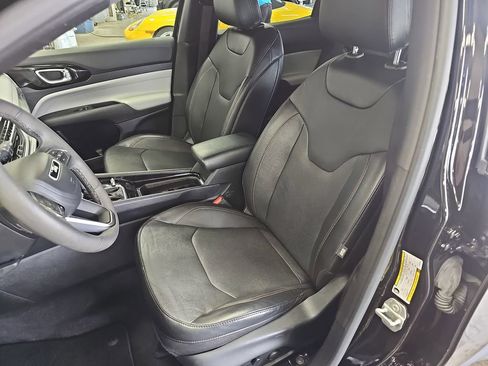 Used 2023 Jeep Compass Limited AWD/4WD image 14