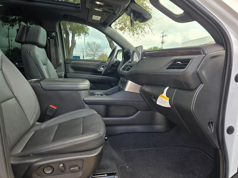 Used 2023 Chevrolet Tahoe Z71 w/ Luxury Package image 31