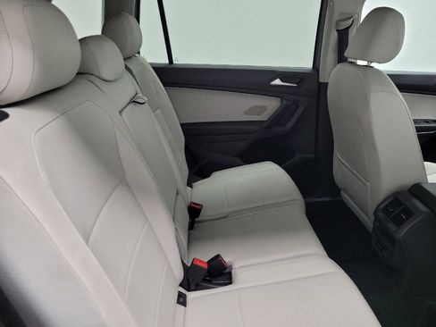 Used 2019 Volkswagen Tiguan SEL image 19