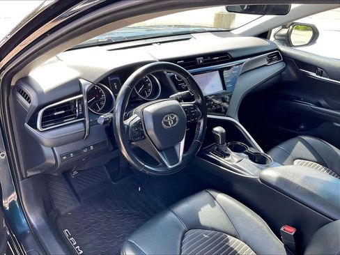 Used 2020 Toyota Camry SE FWD image 8