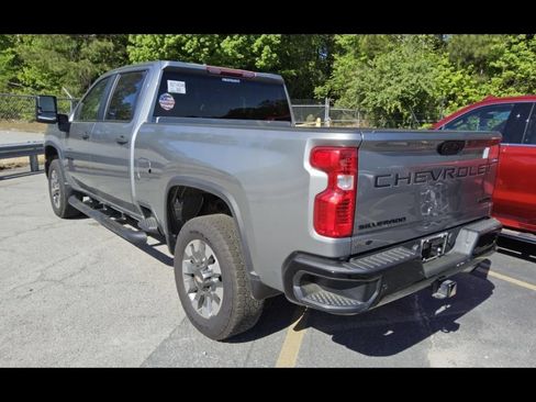 Used 2024 Chevrolet Silverado 2500 Custom w/ Custom Value Package AWD/4WD image 6