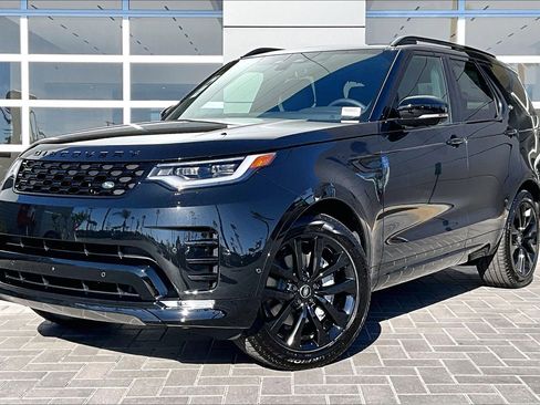 New 2026 Land Rover Discovery Dynamic SE image 1