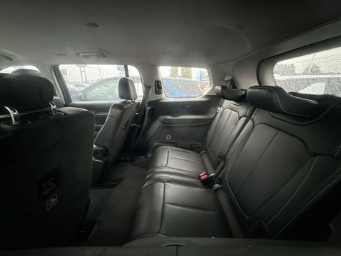 Used 2023 Jeep Grand Cherokee L Limited AWD/4WD image 18