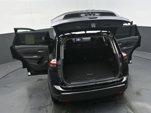 Used 2025 Nissan Rogue SV FWD image 52