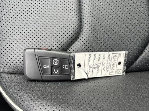 Used 2022 Volkswagen Tiguan SEL R-Line image 31