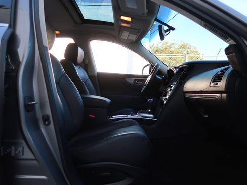 Used 2010 INFINITI FX35 2WD w/ Navigation Pkg image 32