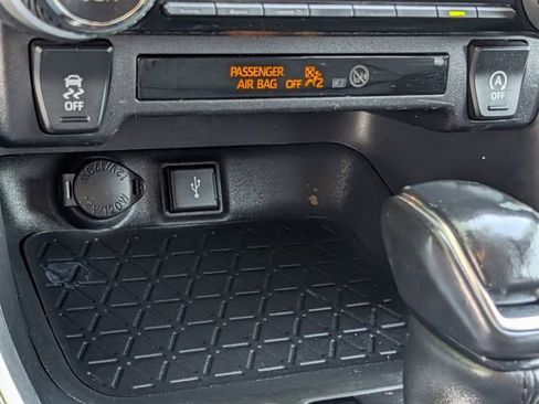 Used 2020 Toyota RAV4 XLE Premium image 17