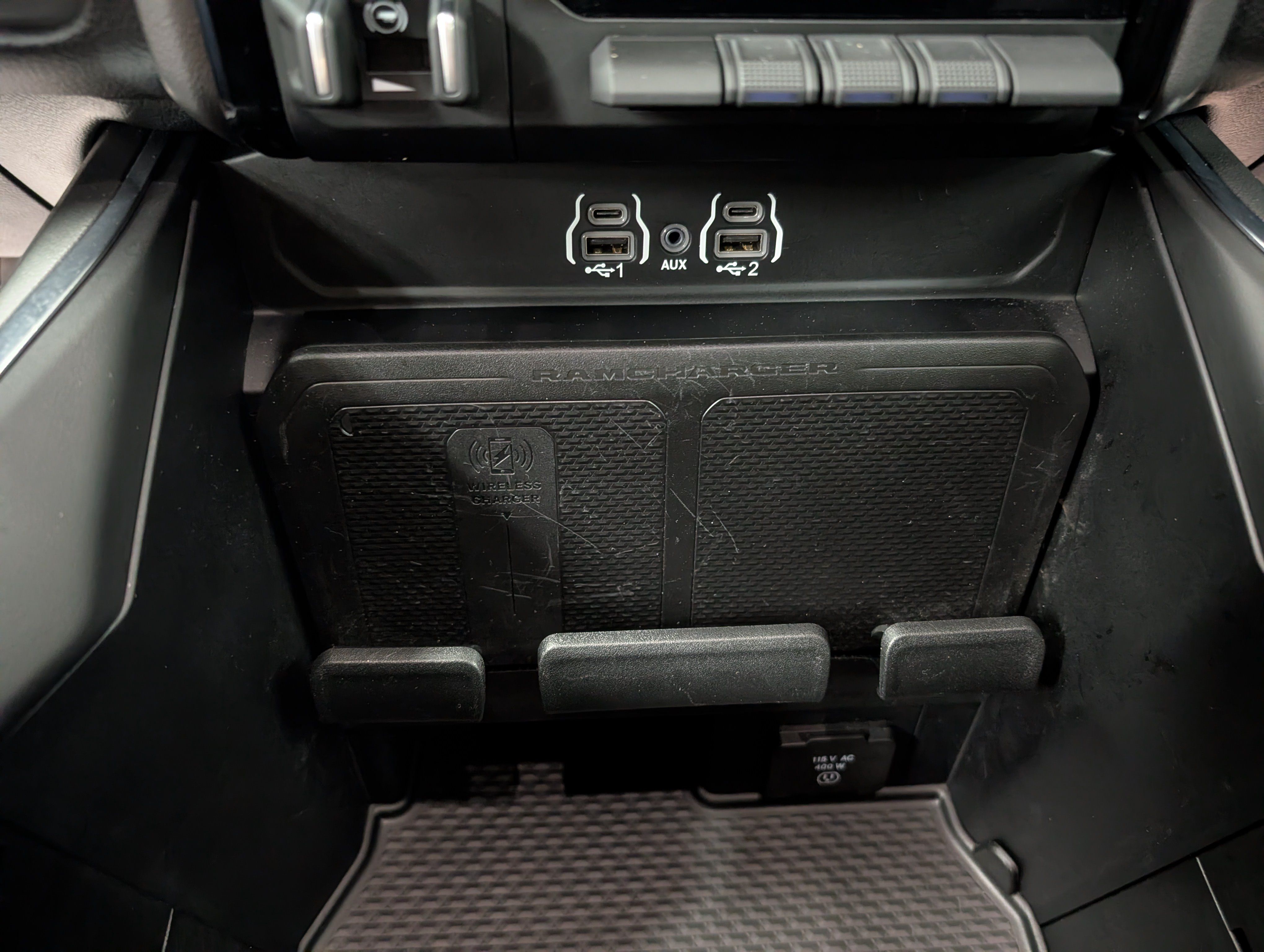 Used 2025 RAM 1500 Laramie w/ Sport Appearance Package AWD/4WD image 14