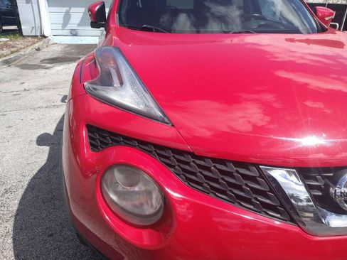 Used 2015 Nissan Juke SV w/ Technology Package FWD image 19