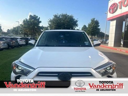 Used 2022 Toyota 4Runner SR5 AWD/4WD image 1
