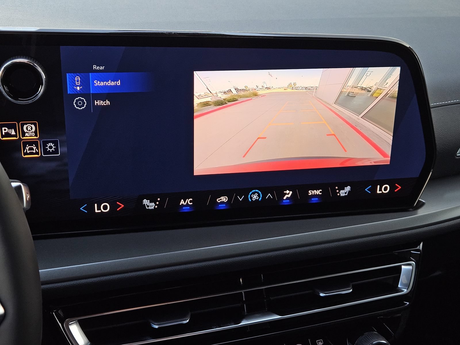 New 2027 Chevrolet Traverse LT FWD image 16