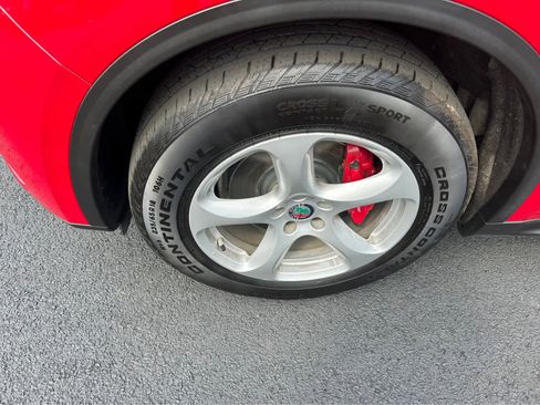 Used 2018 Alfa Romeo Stelvio AWD image 27