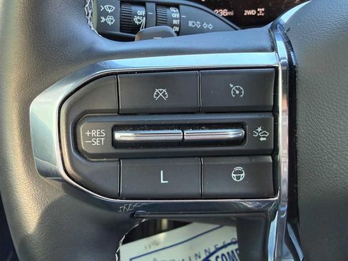 Used 2024 GMC Acadia Denali w/ Super Cruise Package AWD/4WD image 16