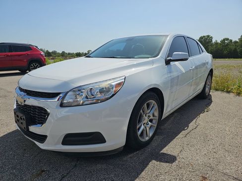 Used 2016 Chevrolet Malibu LT w/ Power Convenience Package FWD image 2