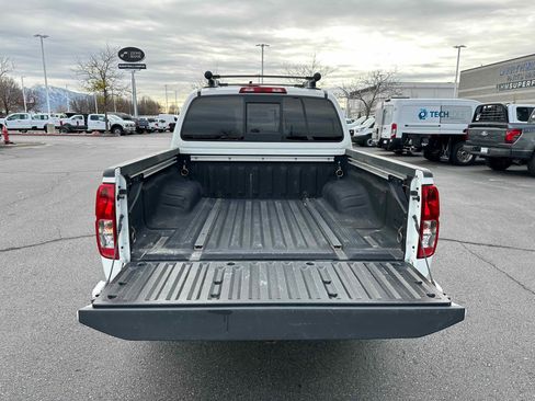 Used 2020 Nissan Frontier PRO-4X w/ Pro-4x Utility Package image 16