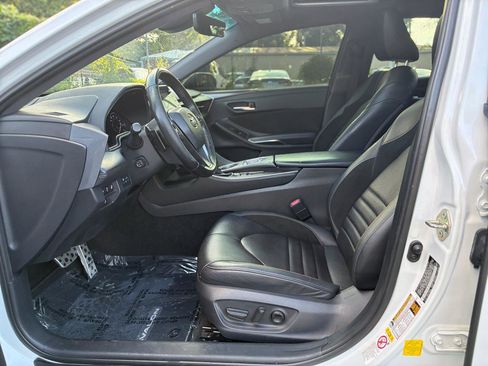 Used 2019 Toyota Avalon Touring FWD image 12