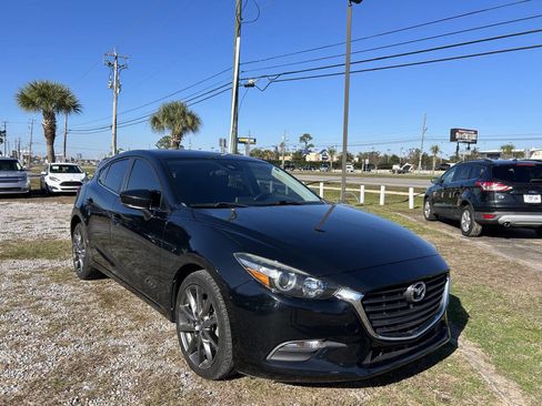 Used 2018 MAZDA MAZDA3 Touring image 2