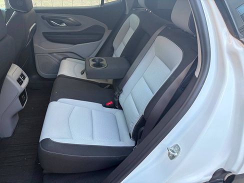 Used 2022 GMC Terrain SLE FWD image 16