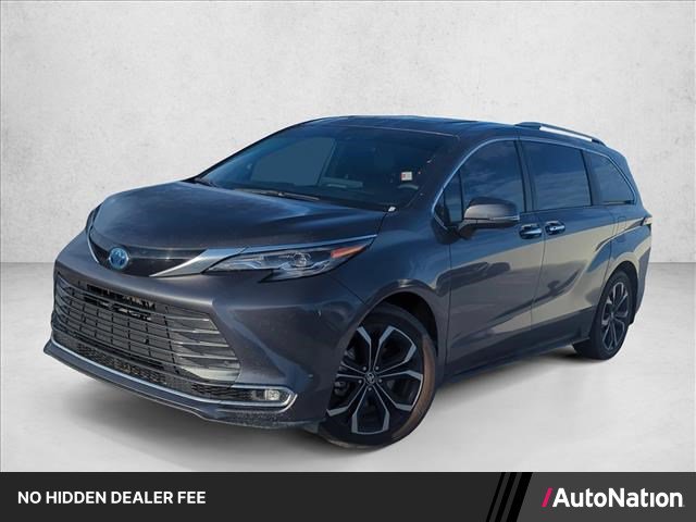 Certified 2025 Toyota Sienna Platinum FWD image 1