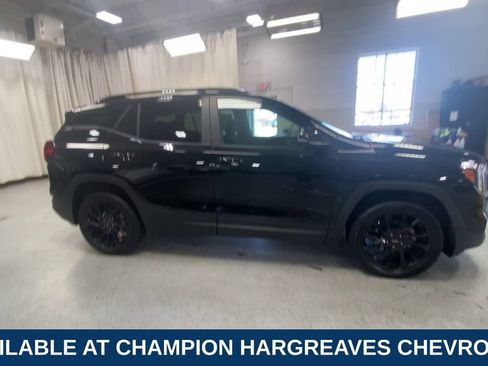 Used 2023 GMC Terrain SLE w/ Driver Convenience Package AWD/4WD image 11