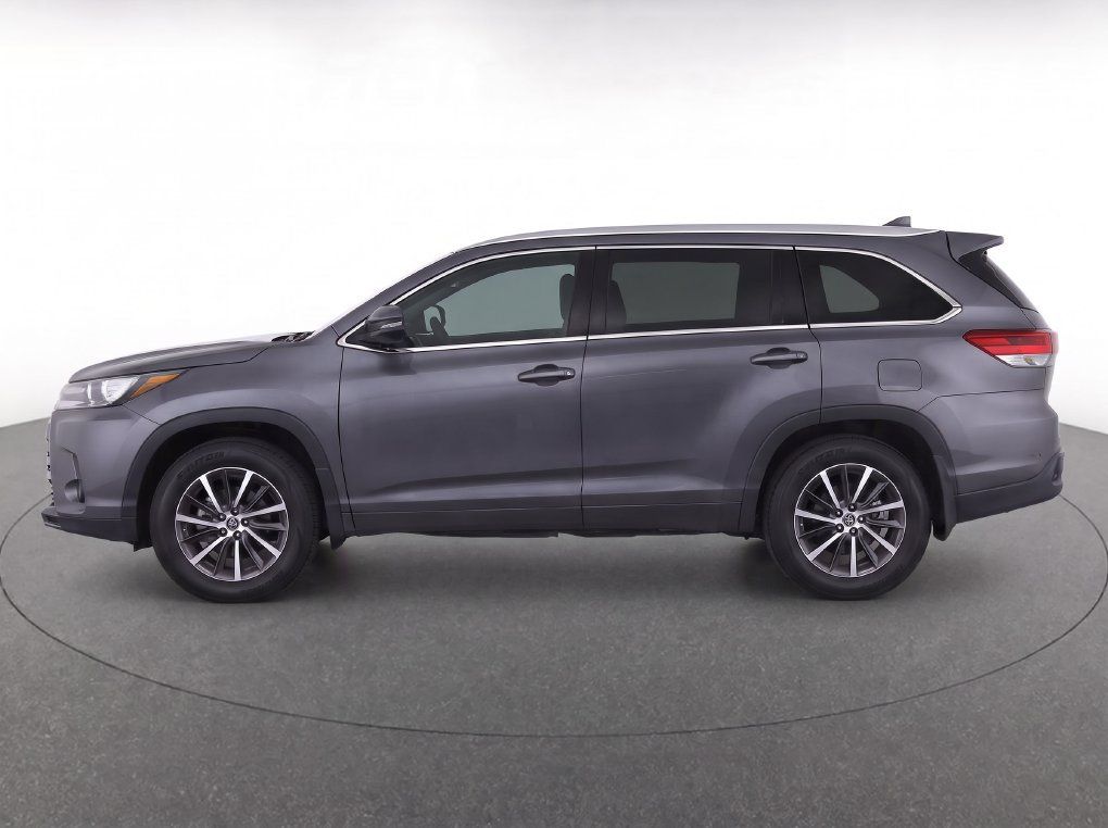 Used 2019 Toyota Highlander XLE FWD image 8